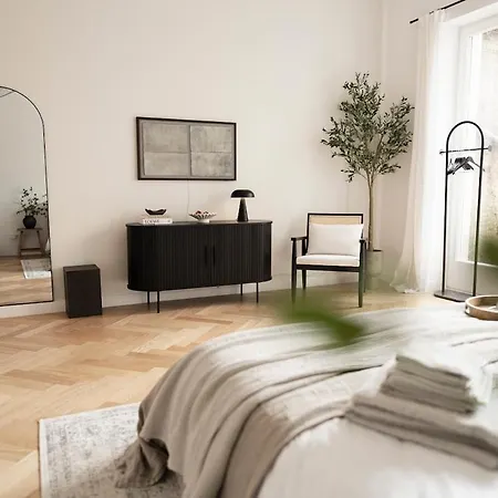 Apartment Design With Garden *