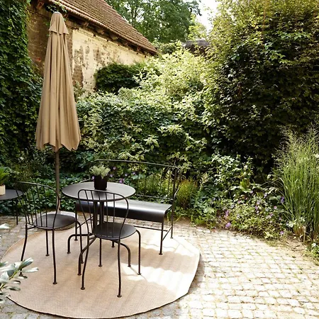 Lejlighed Design With Garden *