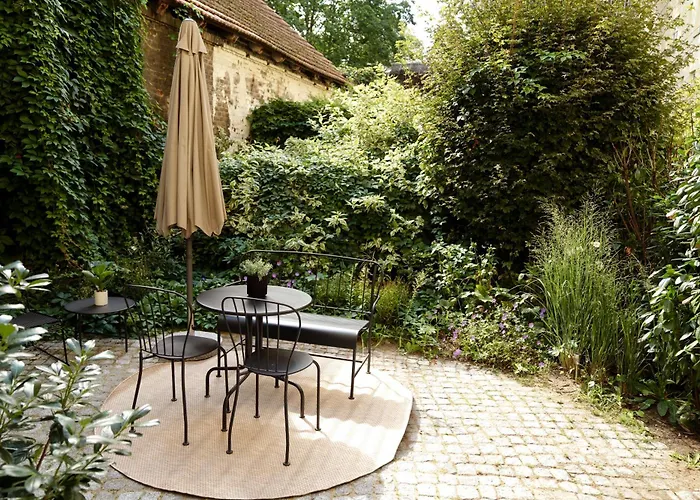 Apartment Design With Garden *