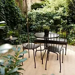 Design With Garden Apartment Berlin